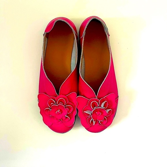 •Ultra Comfy Floral flat - Picture 6 of 8